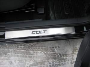 Накладки на пороги Mitsubishi COLT