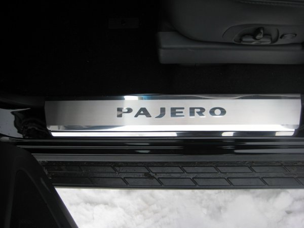 Накладки на пороги Mitsubishi PAJERO SPORT