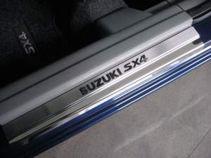 Накладки на пороги Suzuki SX-4