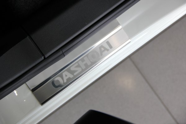 Накладки на пороги Nissan Qashqai